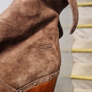 UGG boot 👢 👌🏾 new  I worn it once